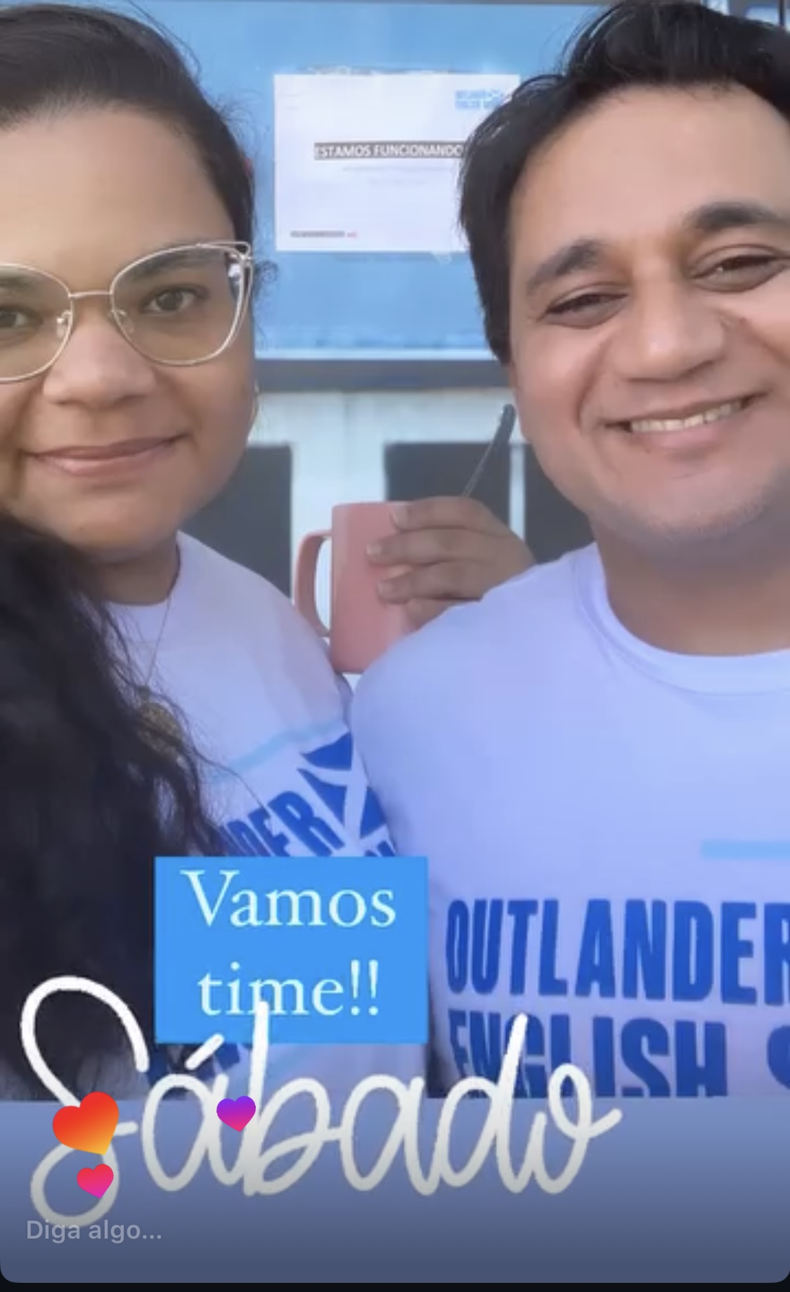 Professores da Outlander English School uniformizados